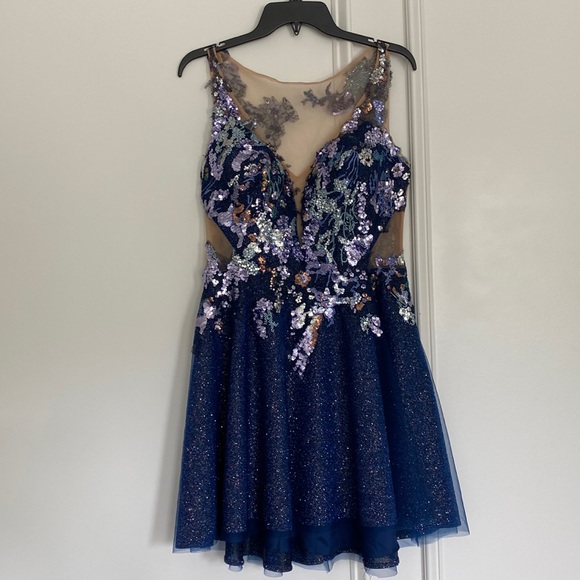 COPY - Plunging neckline A-line short formal dress - Picture 1 of 6